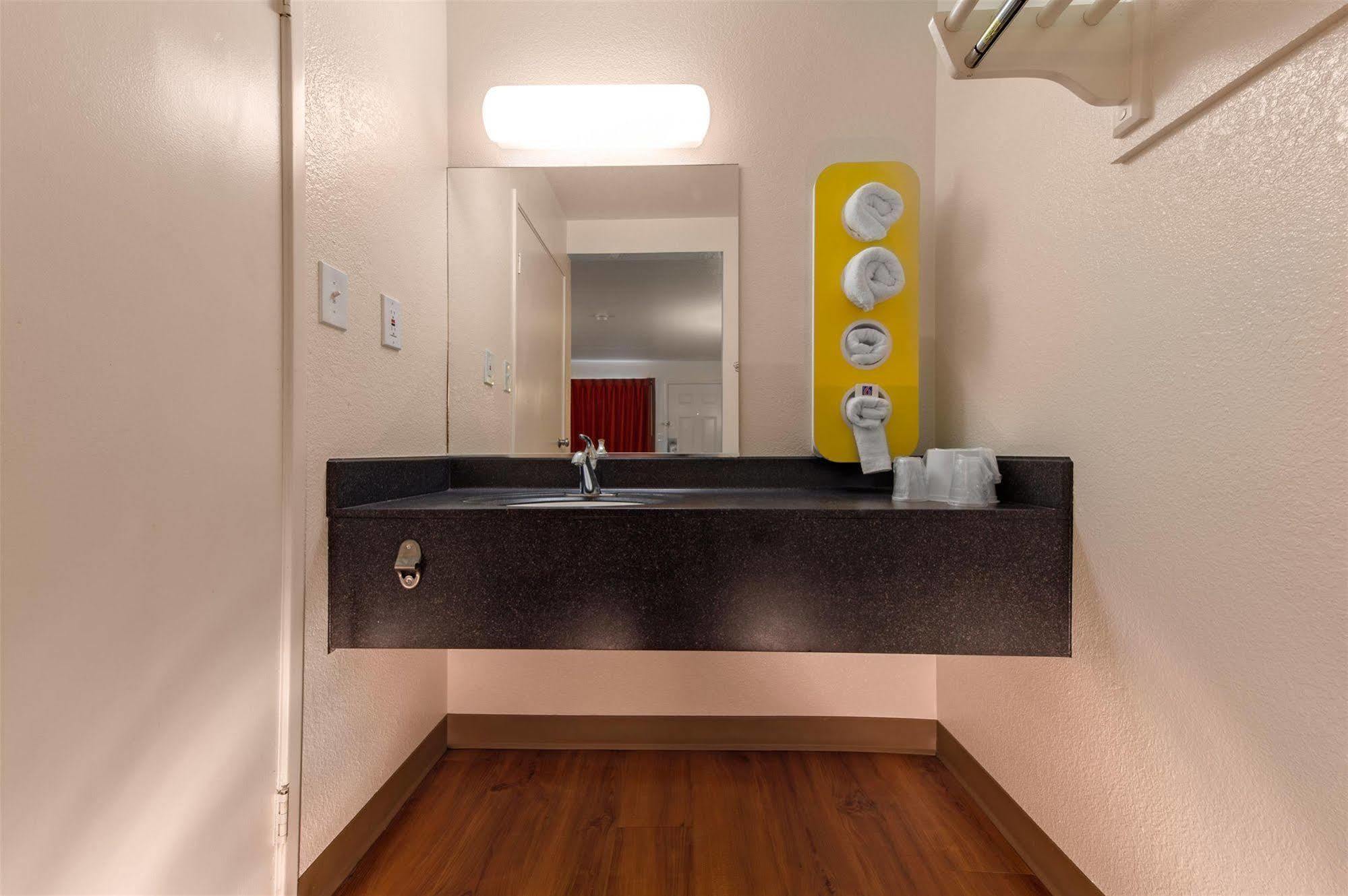 Motel 6-Branford, Ct - New Haven Екстер'єр фото